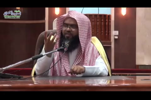 خروج المرأة وعملها