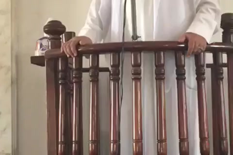 العمل بالقرآن رفعة في الدنيا والآخرة (وقفات مع آيات)